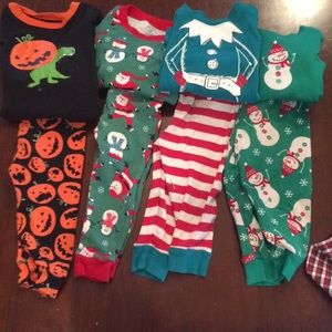 Lot of 4 holiday pajamas- gymboree